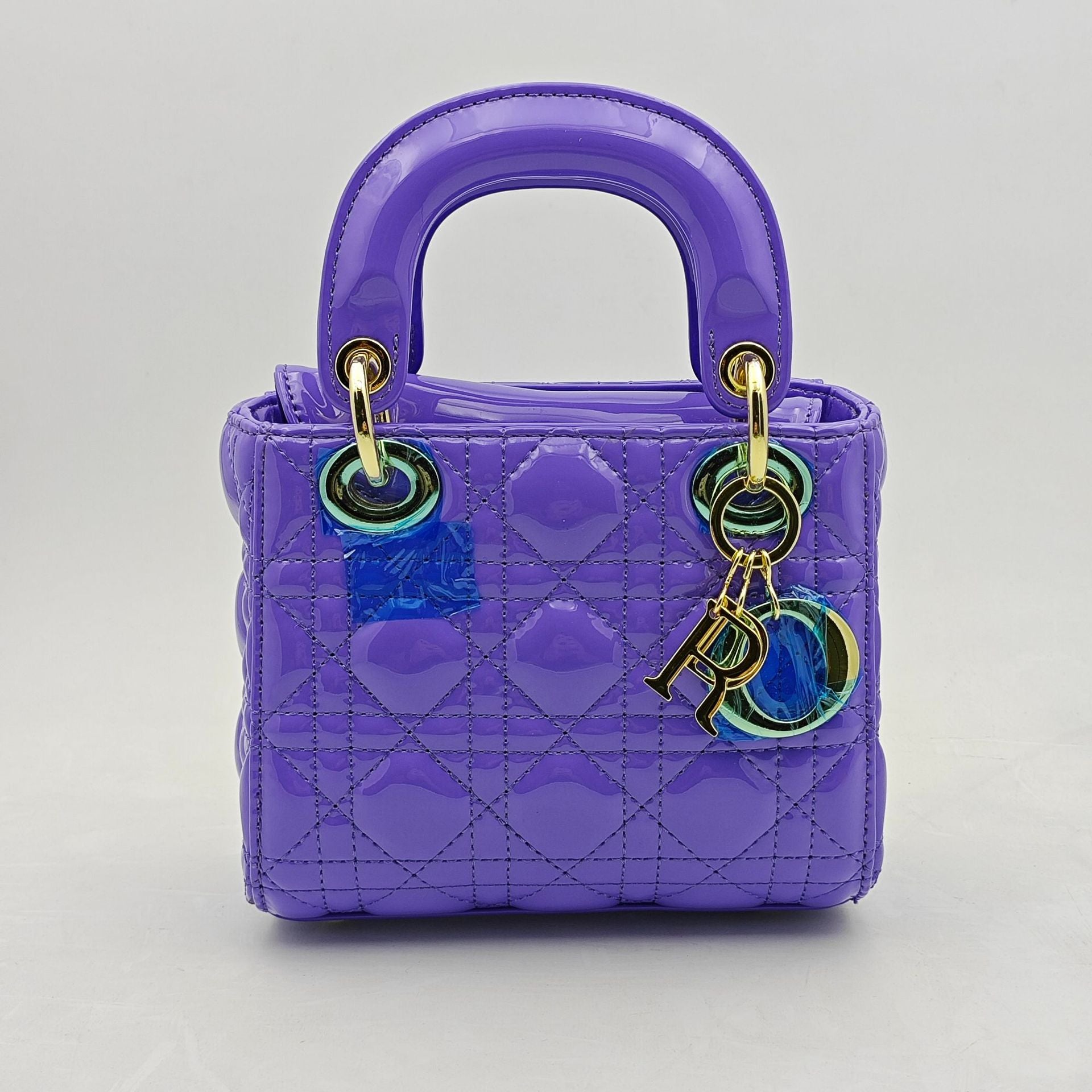 Petit sac à main en cuir à trois cadres emblématique de Diana