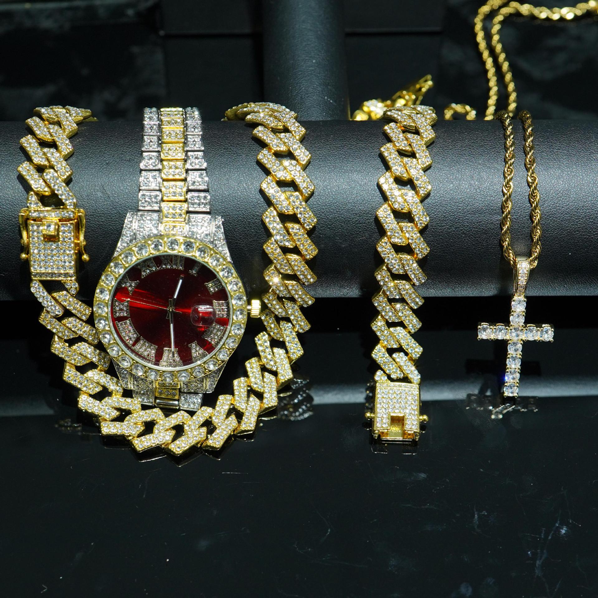 Coffret de 4 montres glacées VVS Jewelry, chaîne cubaine, bracelet et croix