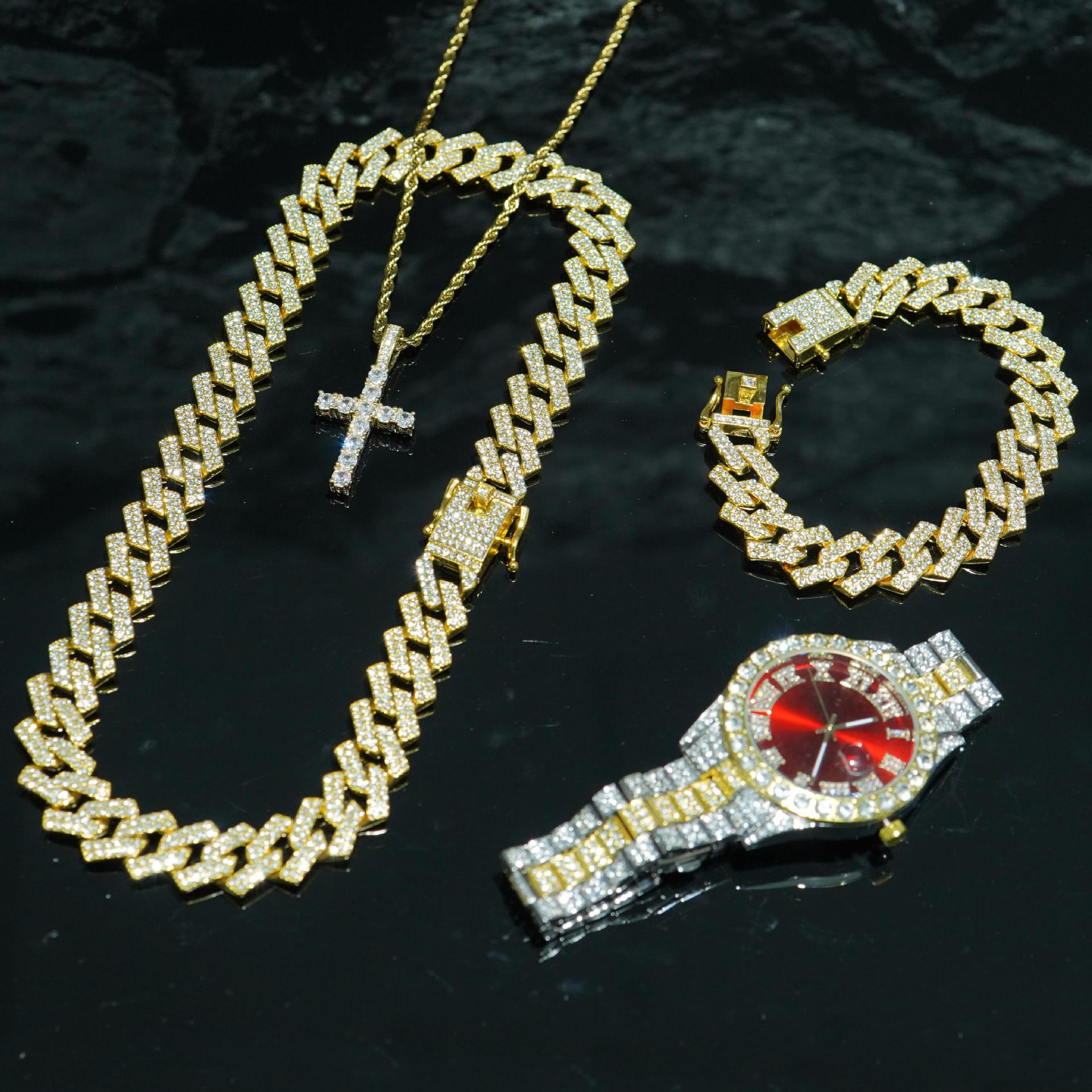 Coffret de 4 montres glacées VVS Jewelry, chaîne cubaine, bracelet et croix