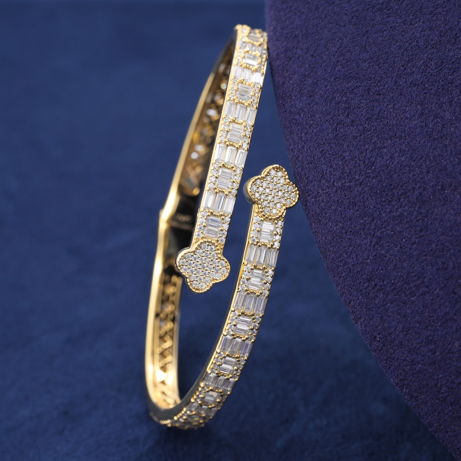 VVS Jewelry 925 Sterling Silver Moissanite Four Leaf Clover Bangle