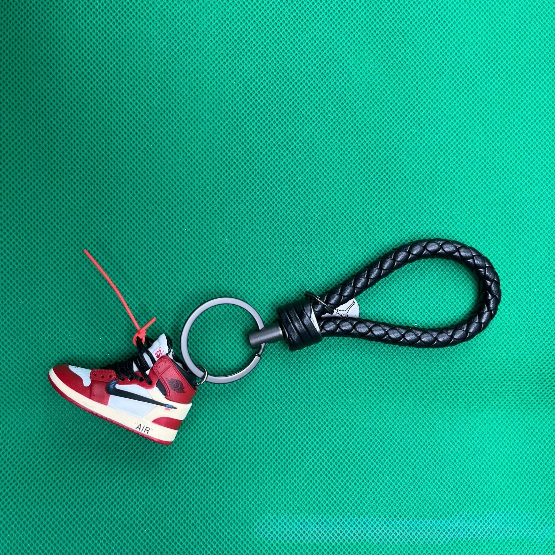 Miniature Air Jordan Keychain – Ultimate Gift for Basketball Fans