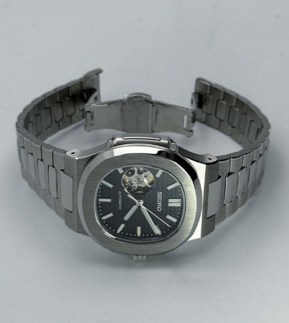 Seiknaut Open Heart | Black