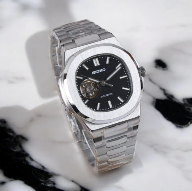 Seiknaut Open Heart | Black